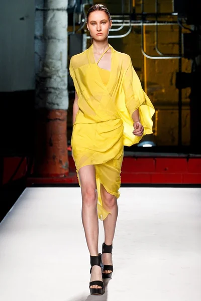 Look 27